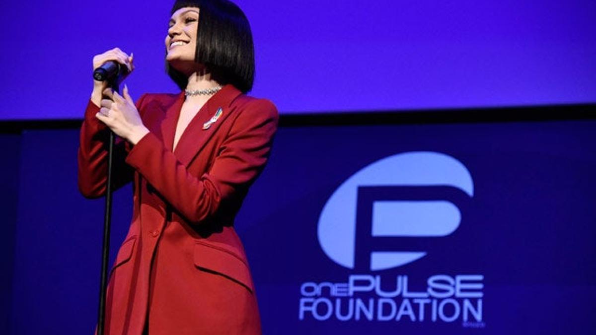 Jessie J en la gala benéfica en honor a las víctimas de Orlando.
