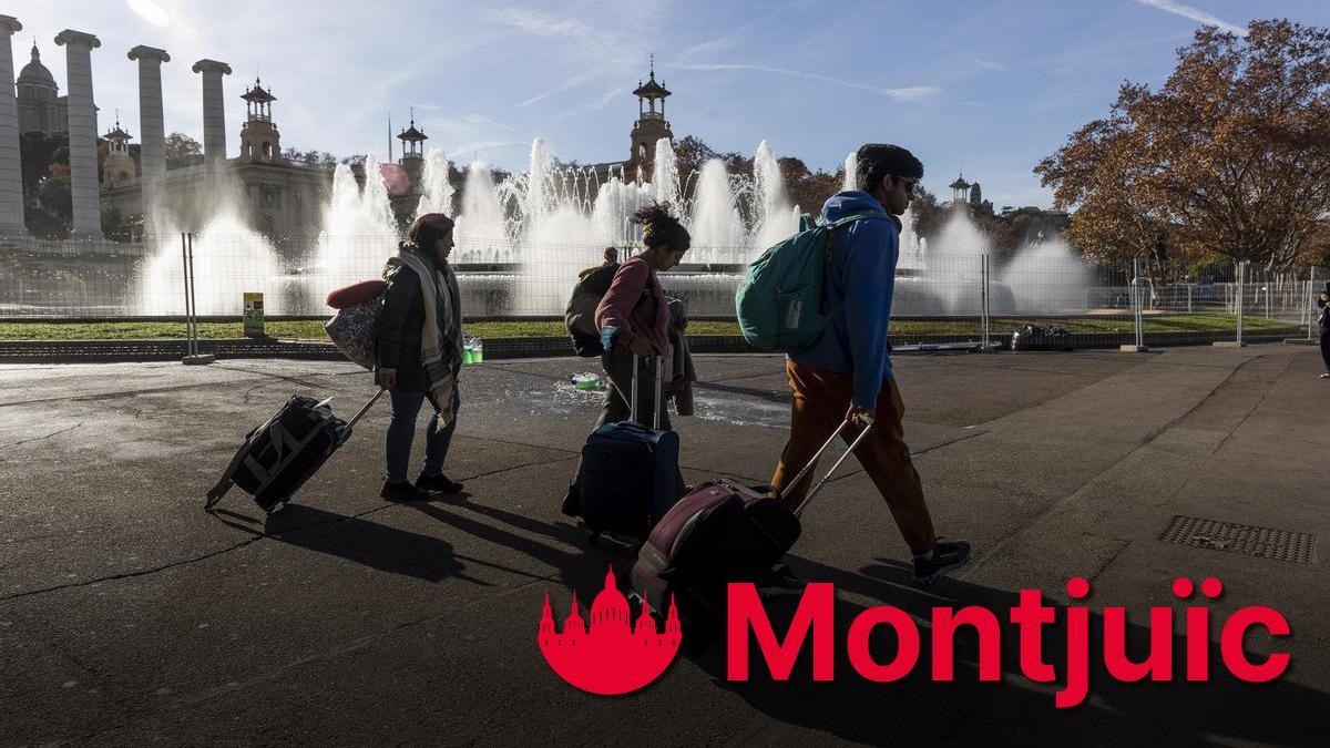 Turistas en la zona de la Font Màgica, hace unos días.