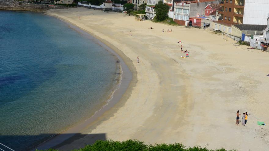 Sanidade inicia las analíticas en las playas y halla un episodio de contaminación en Loureiro