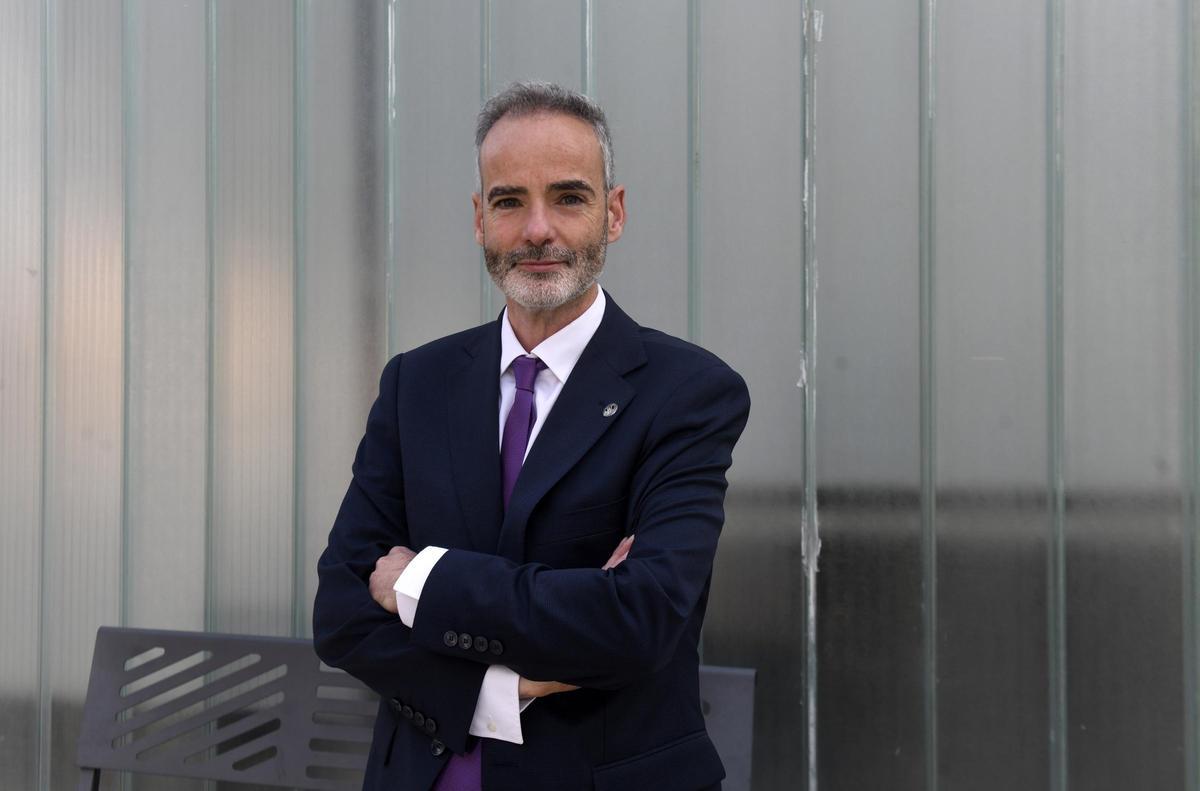 Samuel Baixauli se presenta a las elecciones al Rectorado de la Universidad de Murcia.