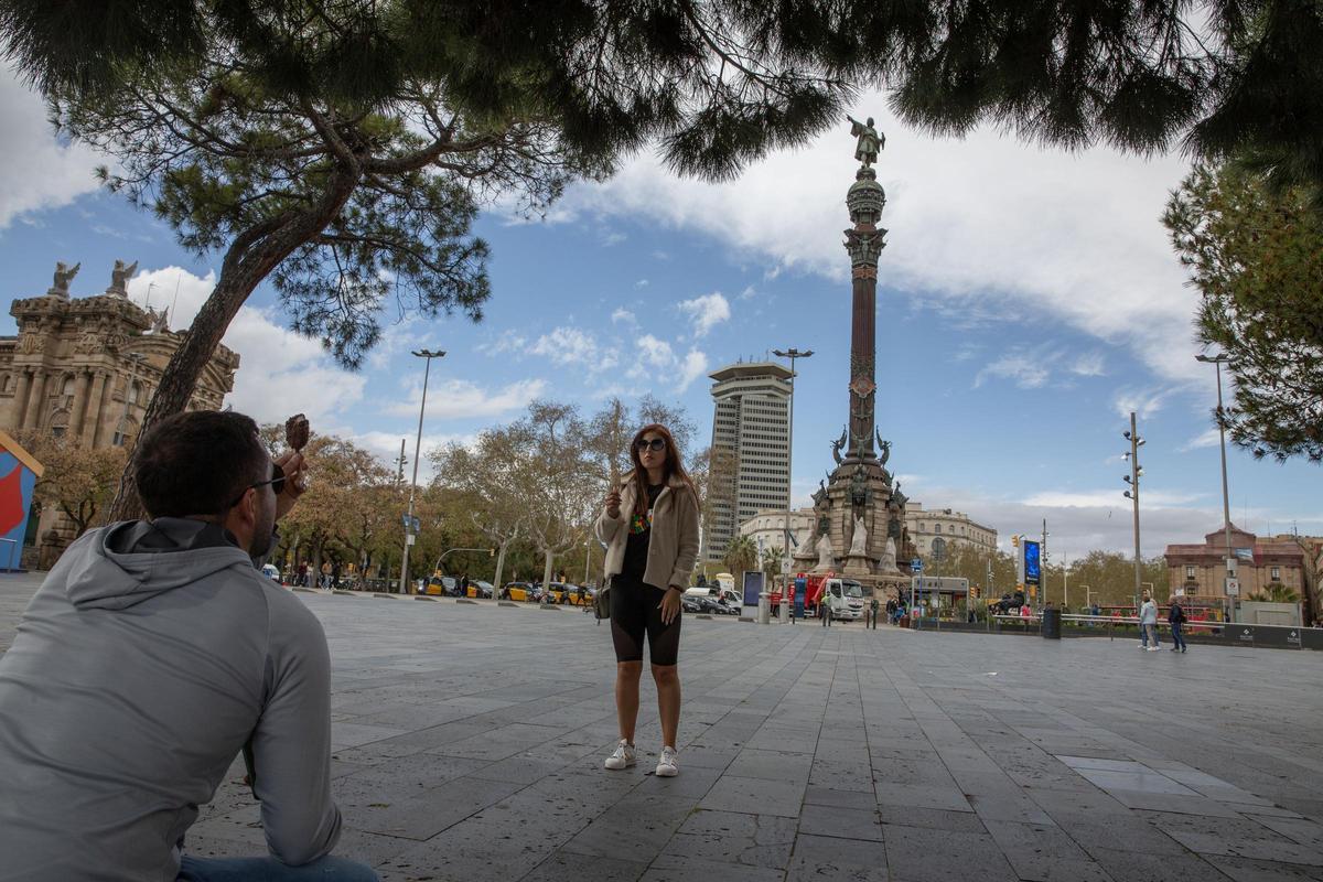 Los turistas llenan Barcelona pese al mal tiempo