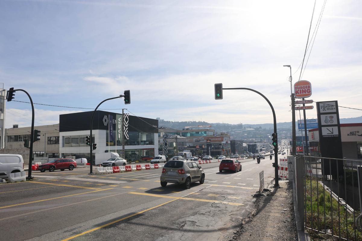 Los cambios afectan al cruce entre la Avenida de Madrid y Emilia Pardo Bazán.