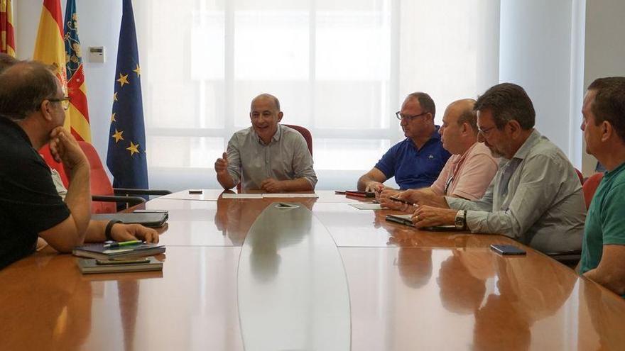 Vila-real avala la colaboración con empresas locales pese a las trabas legales