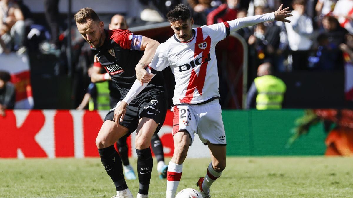 Un momento del Rayo - Sevilla.