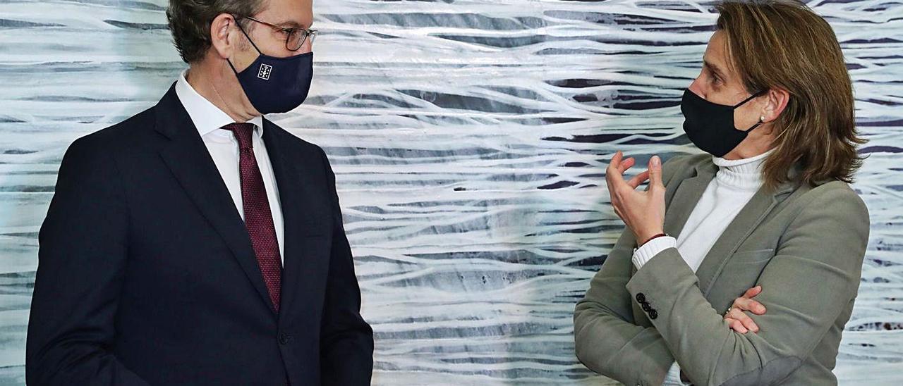 Alberto Núñez Feijóo, ayer, antes de la reunión de trabajo con la ministra Teresa Ribera en Madrid.