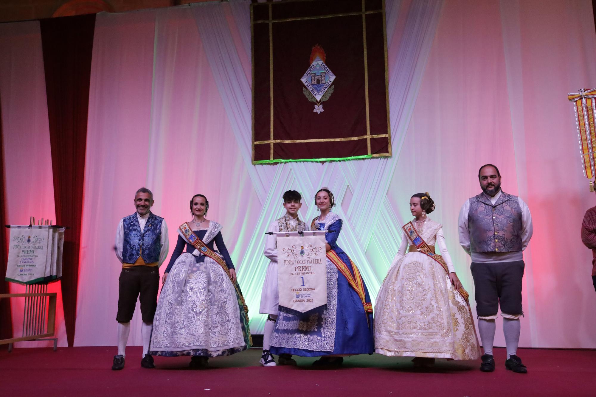 Todas las fotos de la entrega de premios falleros de Gandia