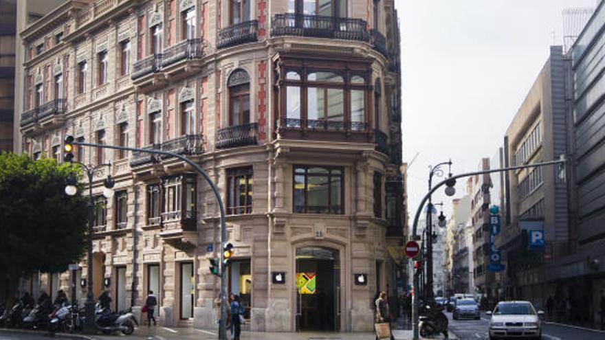 Fachada de la Apple Store de Valencia.