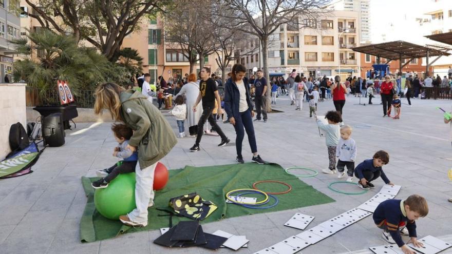 Un grupo de niños participa en una de las actividades organizadas ayer por Cort.