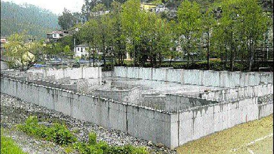 La obra del polideportivo de Figaredo.