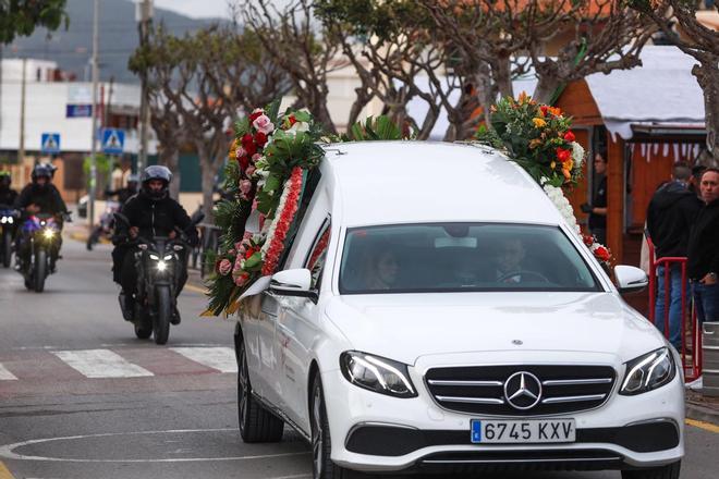 El cortejo fúnebre del Pitiús Team Motoclub al joven motorista fallecido en Ibiza, en imágenes