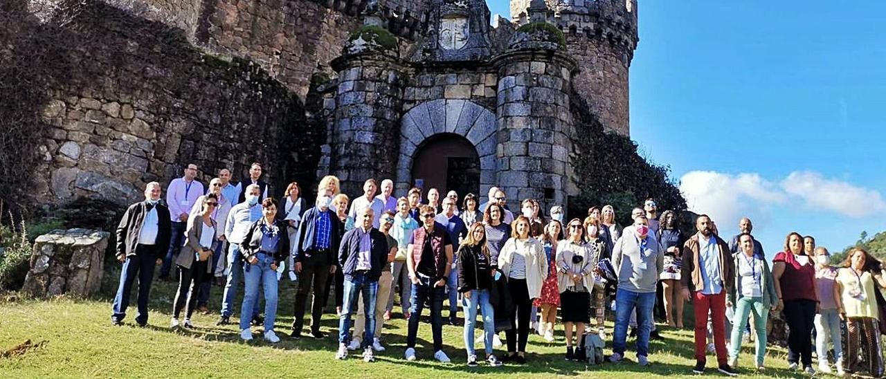 La delegació dels representants dels Pobles Màgics d’Espanya, en la localitat de La Adrada (Àvila).