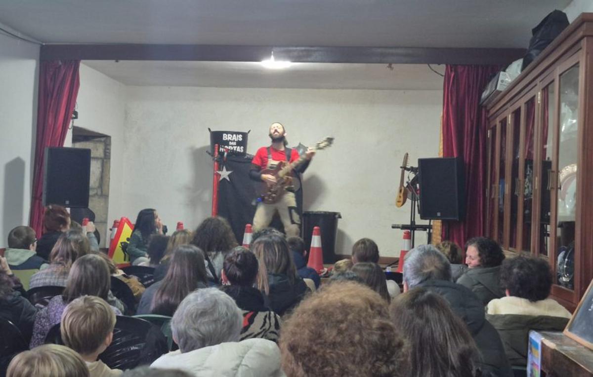 Brais da Horta anima el Teleclub de Berres |