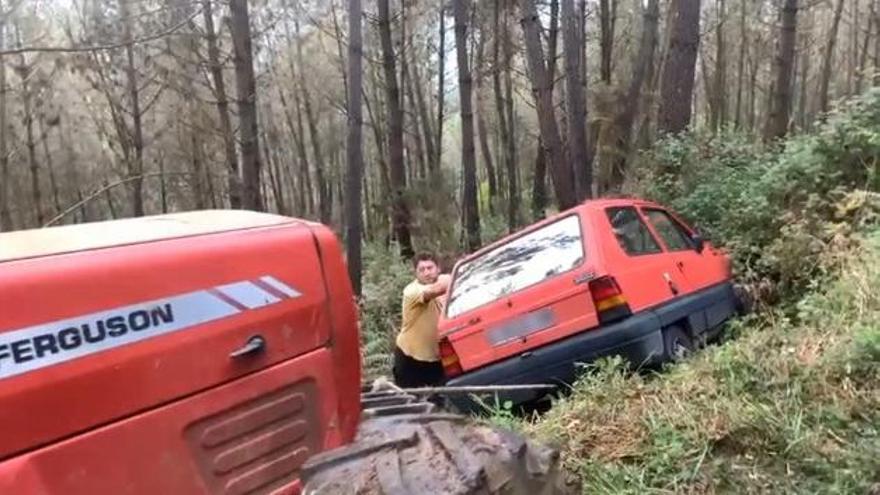 El teniente de alcalde de Agolada fue al rescate de un vecino de su pueblo.