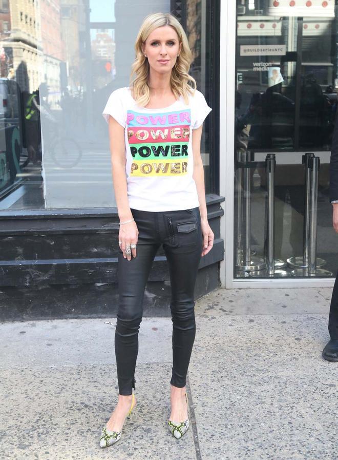 Nicky Hilton, con camiseta con mensaje 'Power' en Nueva York