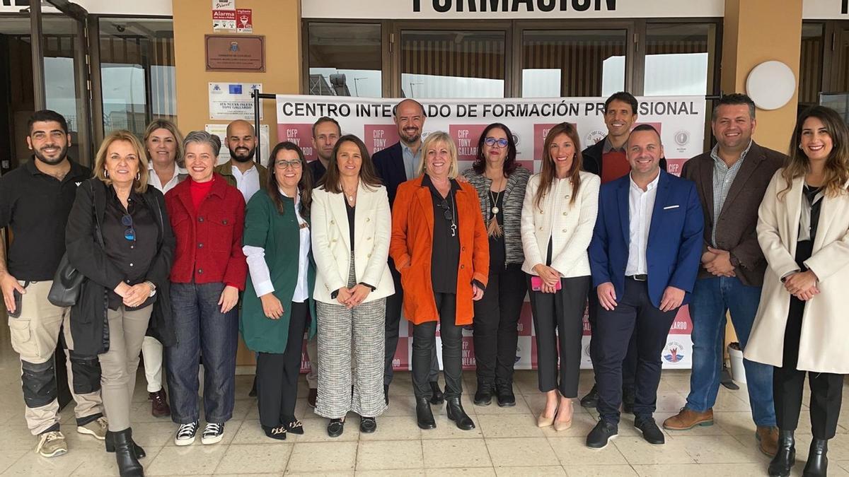 Imagen de la visita este viernes de la consejera de Educación del Gobierno de Canarias, Manuela Armas, al CIFP Tony Gallardo.