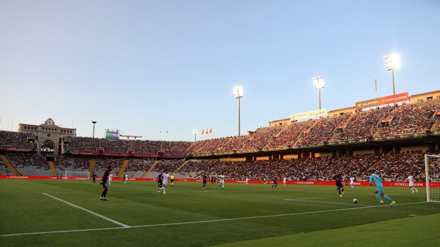 El Barça s&#039;estrena a Montjuïc amb victòria (4-2)