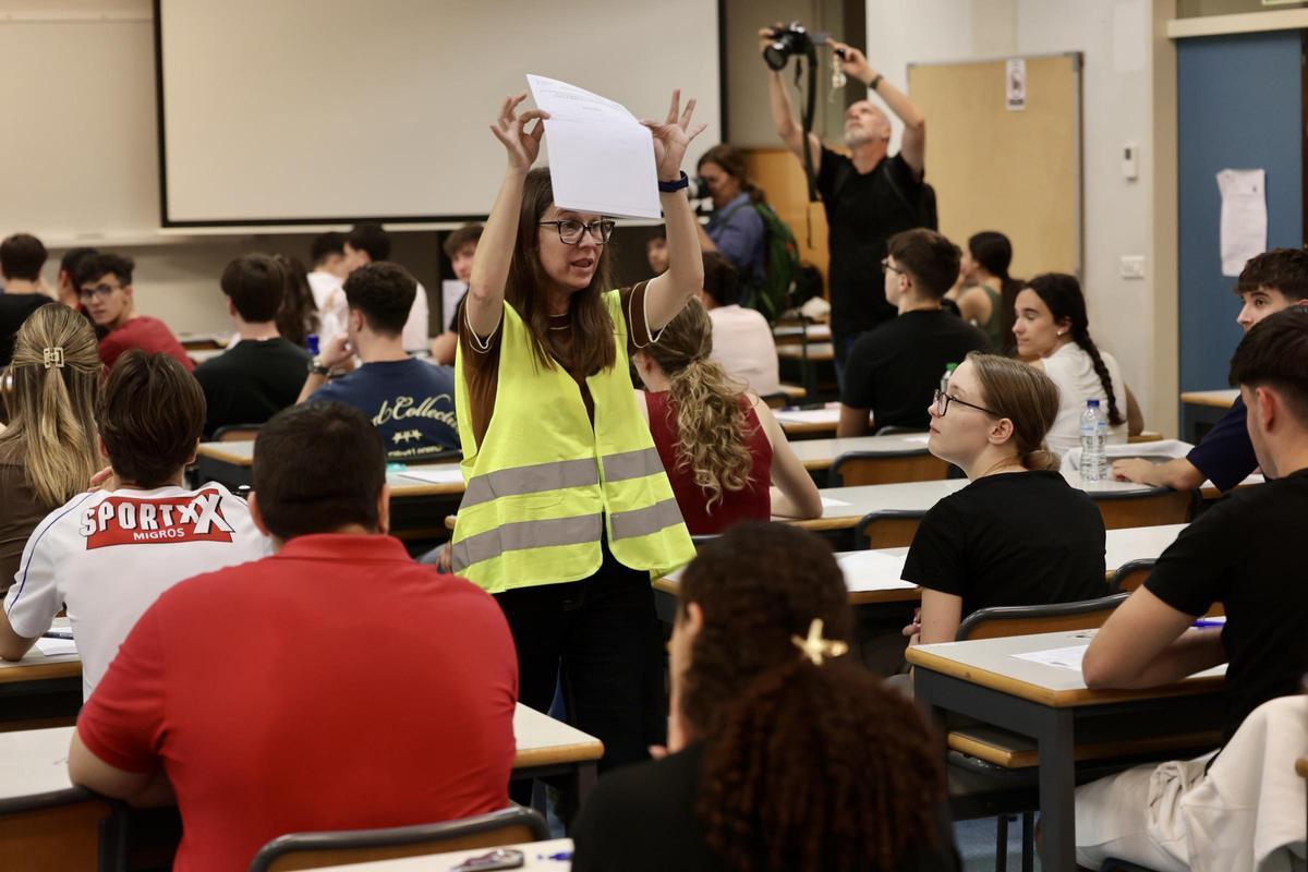 Así está siendo la primera jornada de exámenes PAU en València