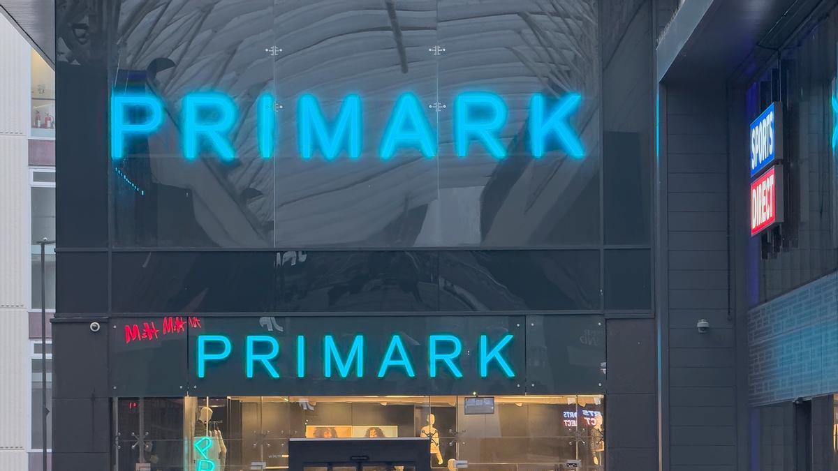 Mañana se esperan colas kilométricas en Primark para hacerse con las botas de imitación más baratas del mercado: estilo UGG y por 8 euros