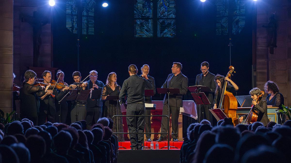 Las actuaciones se desarrollan en edificios históricos que convierten cada concierto en una experiencia cultural completa.