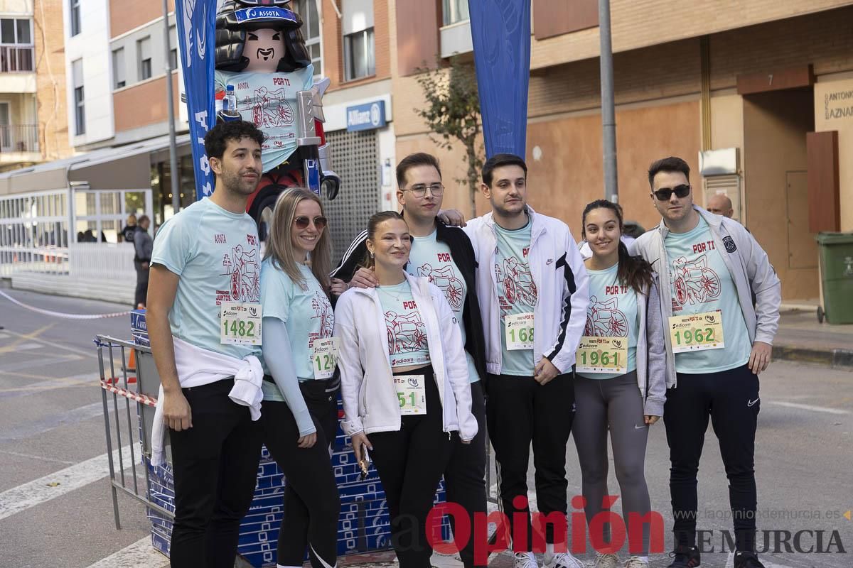 Carrera '10K Assota por ti' en Caravaca (salida y giro primera vuelta)