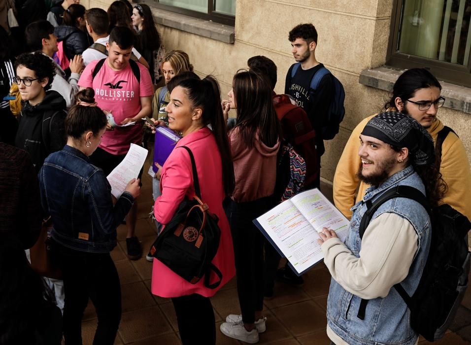 EBAU 2019 en Asturias: primer día de exámenes de selectividad en Gijón