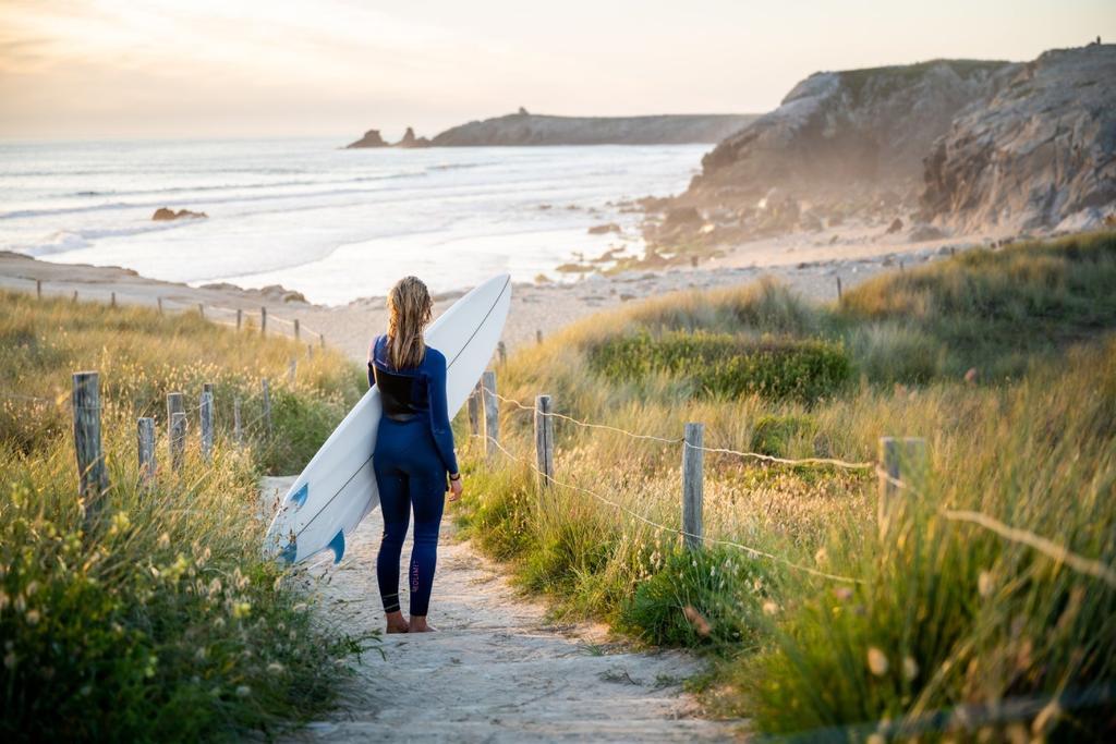 Los surferos aman estas costas para practicar su deporte favorito, pero todos podemos ir a disfrutar de la belleza única que nace de estas playas
