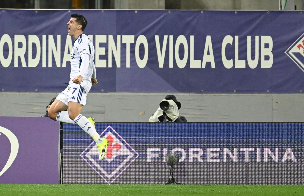 Florence (Italy), 27/01/2026.- Como's foward Alvaro Morata celebrates after scoring a goal during the Italian Cup round of 16 soccer match between Acf Fiorentina and Como 1907 at the Artemio Franchi Stadium in Florence, Italy, 27 January 2026. (Italia, Florencia) EFE/EPA/CLAUDIO GIOVANNINI