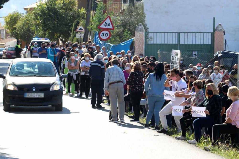 Concentración en la barriada de Las Castañetas por el atropello mortal a un joven