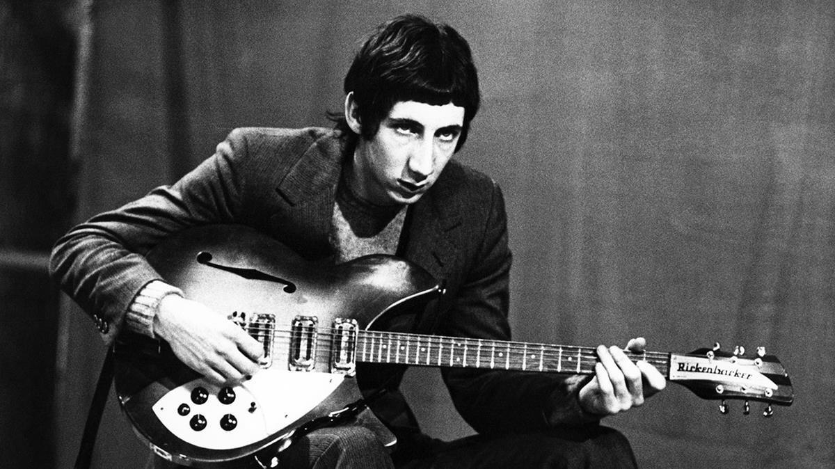 Pete Townshend, guitarrista de The Who, amb una Rickenbacker 325 Rose Morris, el 1965.