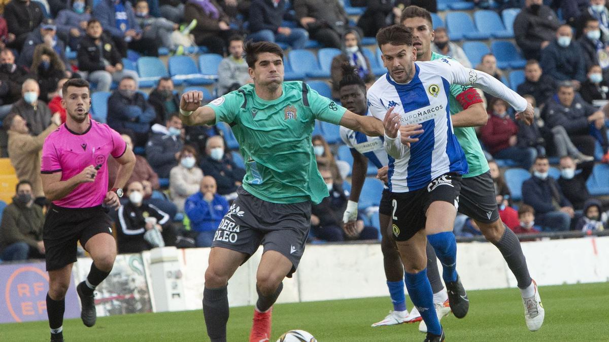 (2-1) El Hércules crece en el Rico Pérez y supera con claridad al Águilas