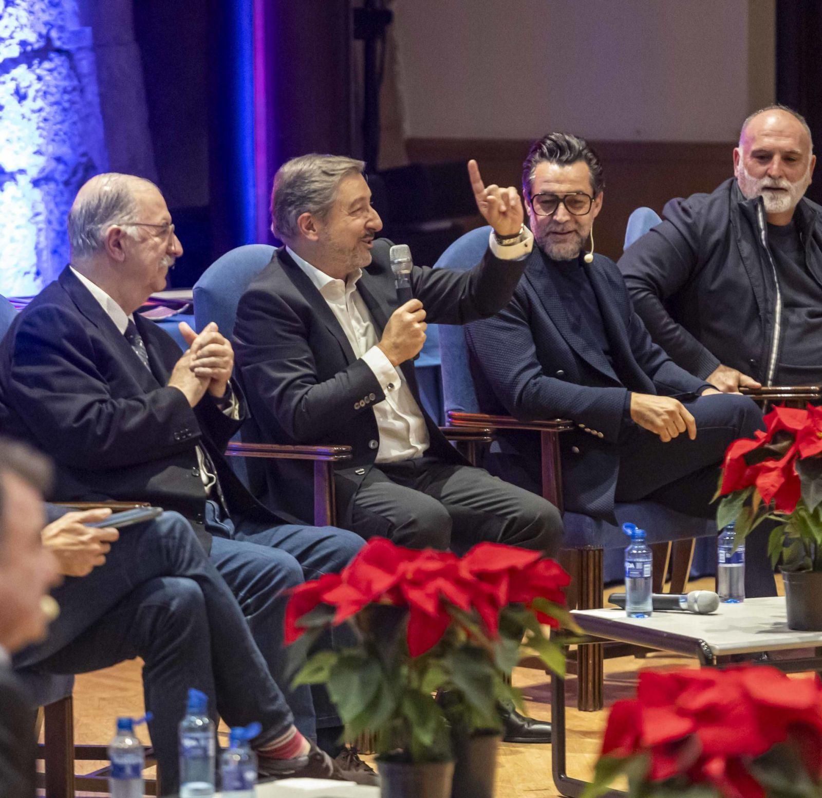 Por la izquierda, Pedro Subijana, Joan Roca, Quique Dacosta y José Andrés, durante la gala.