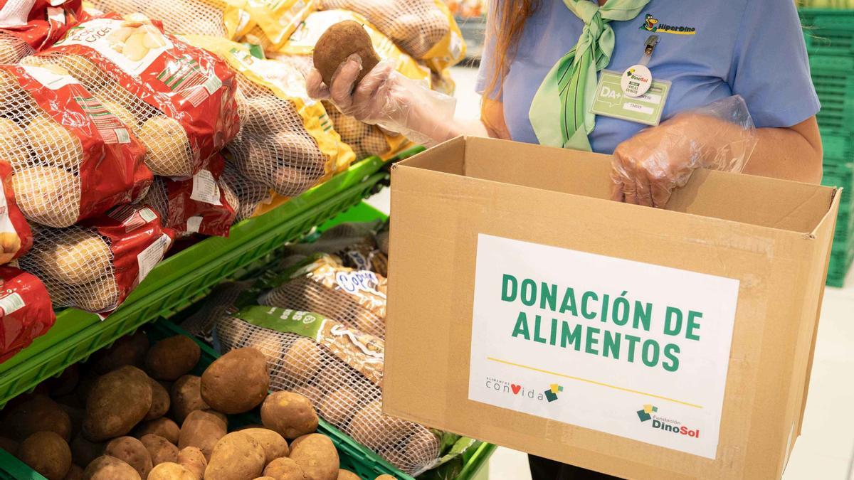 HiperDino y la Fundación DinoSol han evitado tirar a la basura 896 toneladas de alimentos en estos dos años de Alimentos conVida