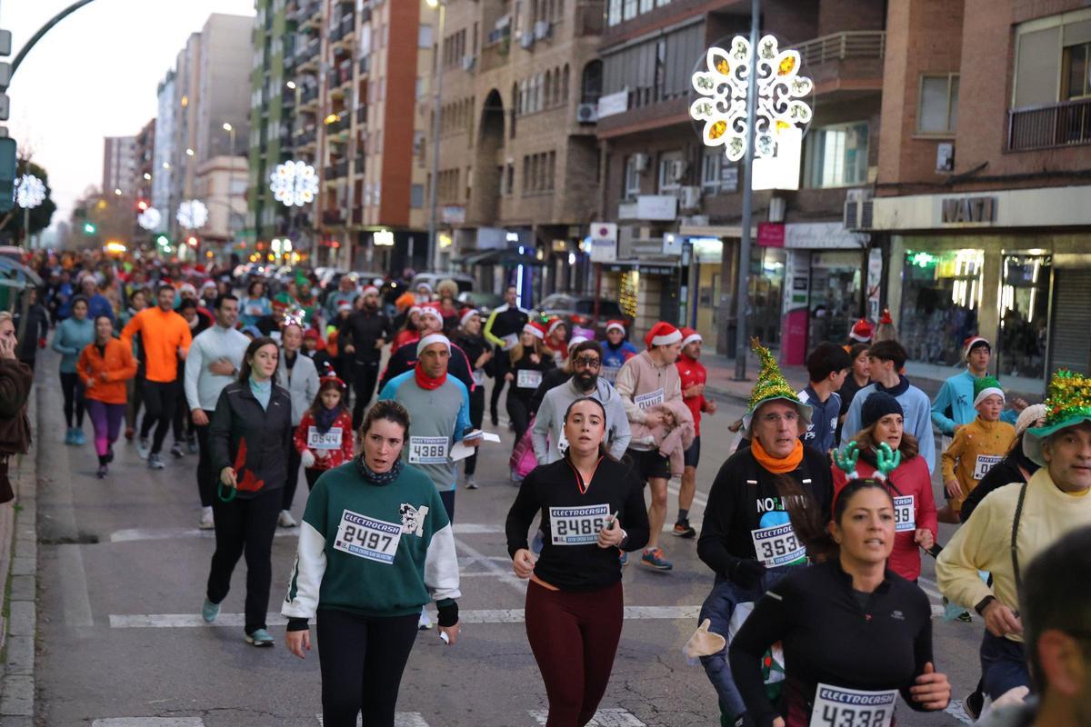 ¡Búscate en las imágenes de la San Silvestre de Cáceres!
