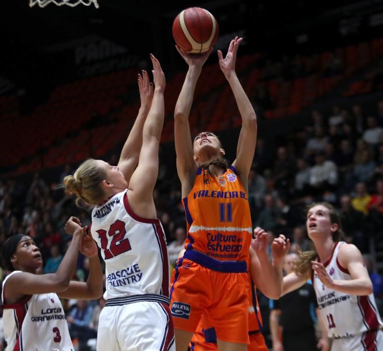 Partido entre el Valencia Basket y el Lointek Gernika