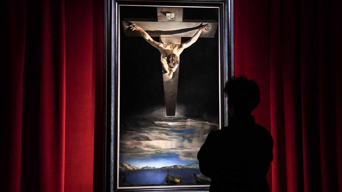 'El Crist' de Dalí ja s'exposa  al Teatre-Museu de Figueres