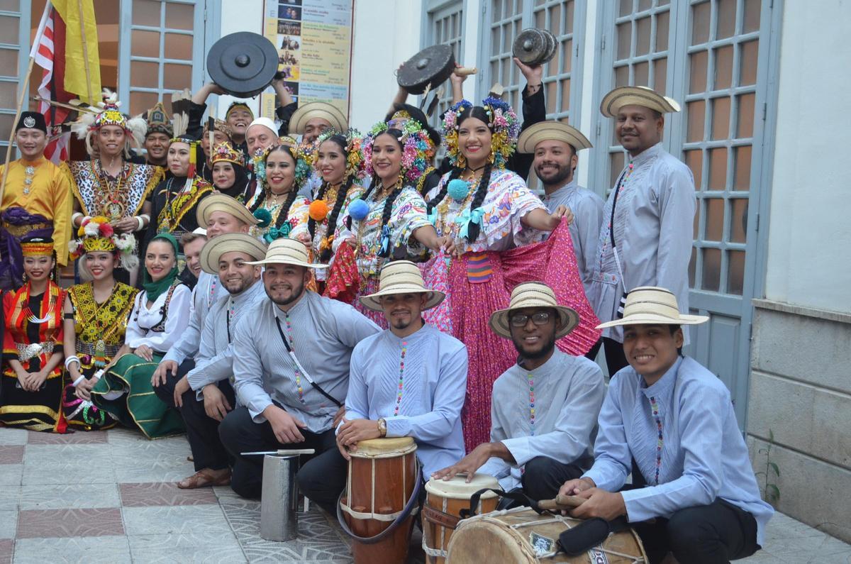 El Festival Internacional de Folklore en Benavente, en imágenes