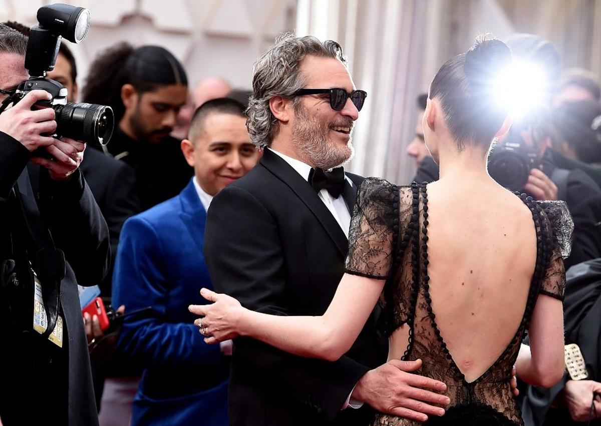 Joaquin Phoenix y Rooney Mara, la pareja más cool de los Oscar