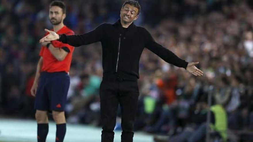 Luis Enrique, durante el partido ante el Villanovense.