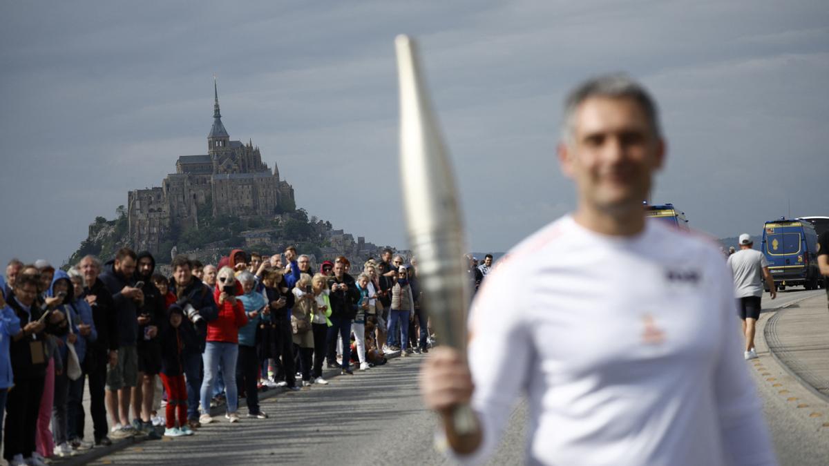 Llegada a Mont-Saint-Michel de la antorcha de los Juegos Olímpicos de París, el 31 de mayo de 2024