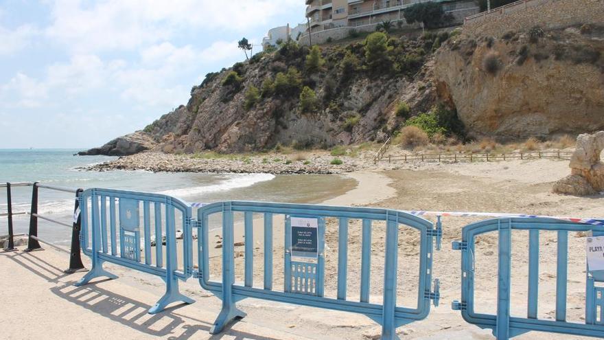 Prohíben el baño en la playa de las Viudas de Peñíscola