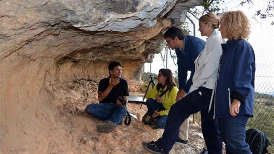 Restauran las pinturas rupestres de la Cueva del Roure de Morella la Vella