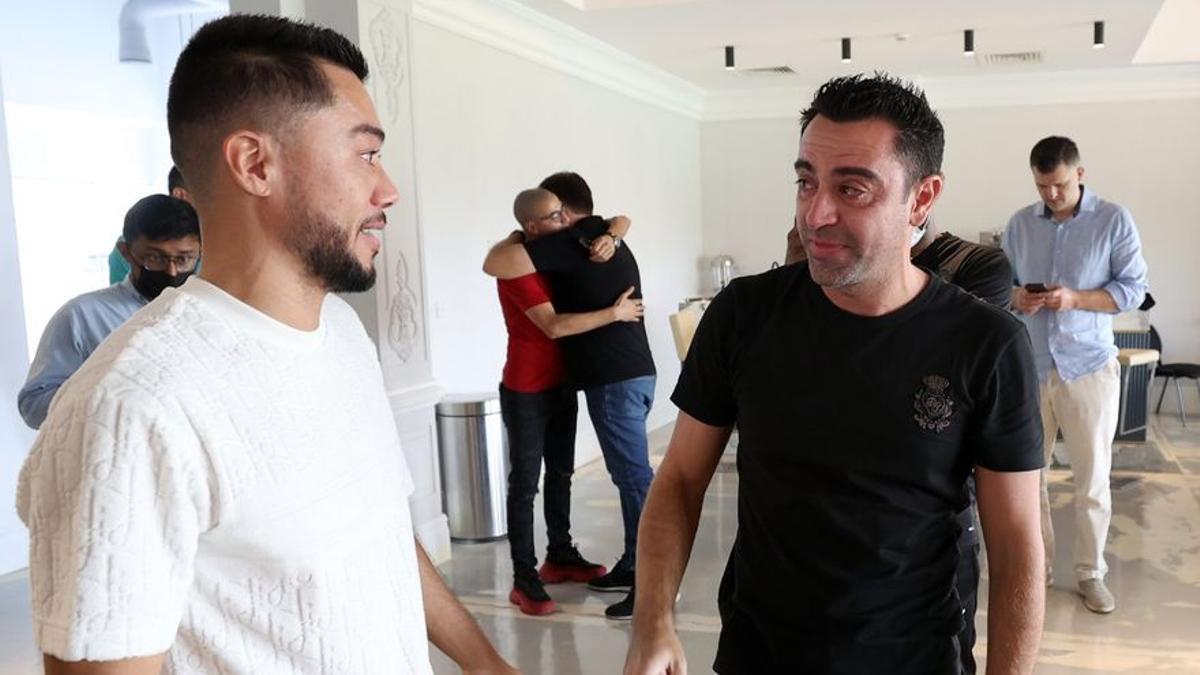 Xavi, emocionado, en su despedida de la plantilla del Al Sadd.