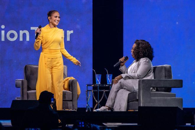 Jennifer Lopez durante el evento Vision Tour de Oprah Winfrey