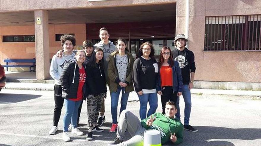 Los estudiantes premiados y que acudirán al campus en Barcelona.