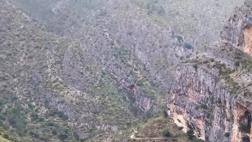 El complicado rescate de una senderista de 28 años en el Barranc de l'Infern