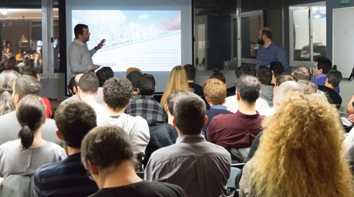 zentauroepp41793250 barcelona 25 01 2018 bcn   producci n bitcoin meetup fotogra180126194351