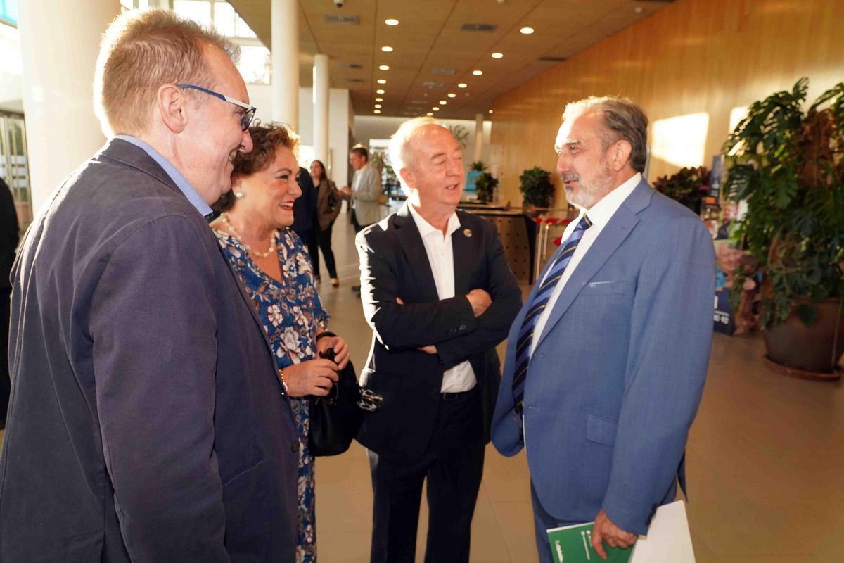 Gala de entrega de los Premios Málaga 2024, imágenes de los premiados y recepción de los invitados al Auditorio Edgar Neville