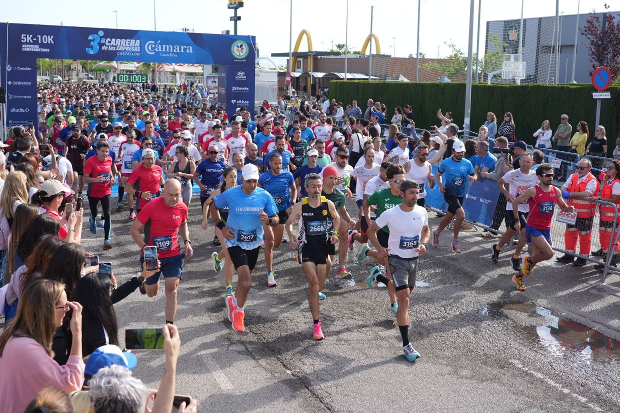 Búscate en las fotos de la Carrera de las Empresas en Castellón