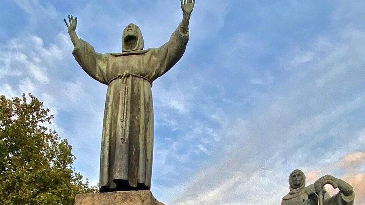 Complejo escultórico en honor a san Francisco de Asís en Roma.