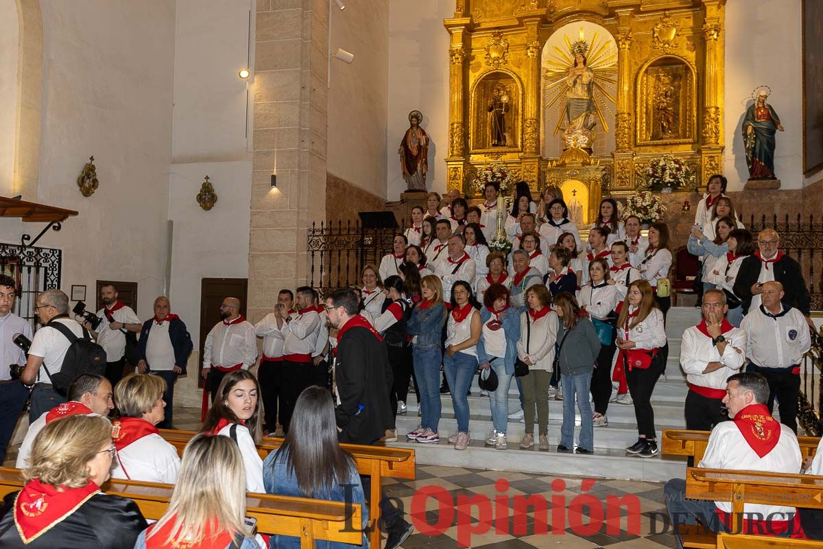 Bandeja de flores y ritual de la bendición del vino en las Fiestas de Caravaca